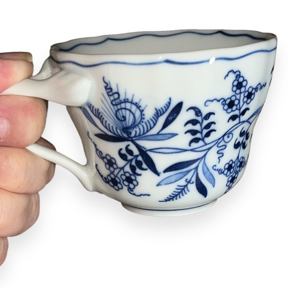 Vintage Blue Danube Japan Tea Cups Set of 6 Blue White Floral Split‎ Handle 8 oz - Picture 3 of 11